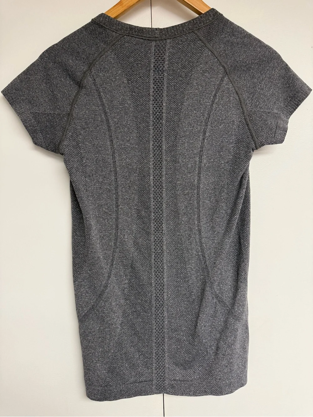 Lululemon Swiftly Tech Short Sleeve Running Top Gray Size 4